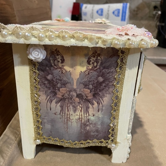 Floral Art Canvas with Lace Trim - Picture 3 of 7